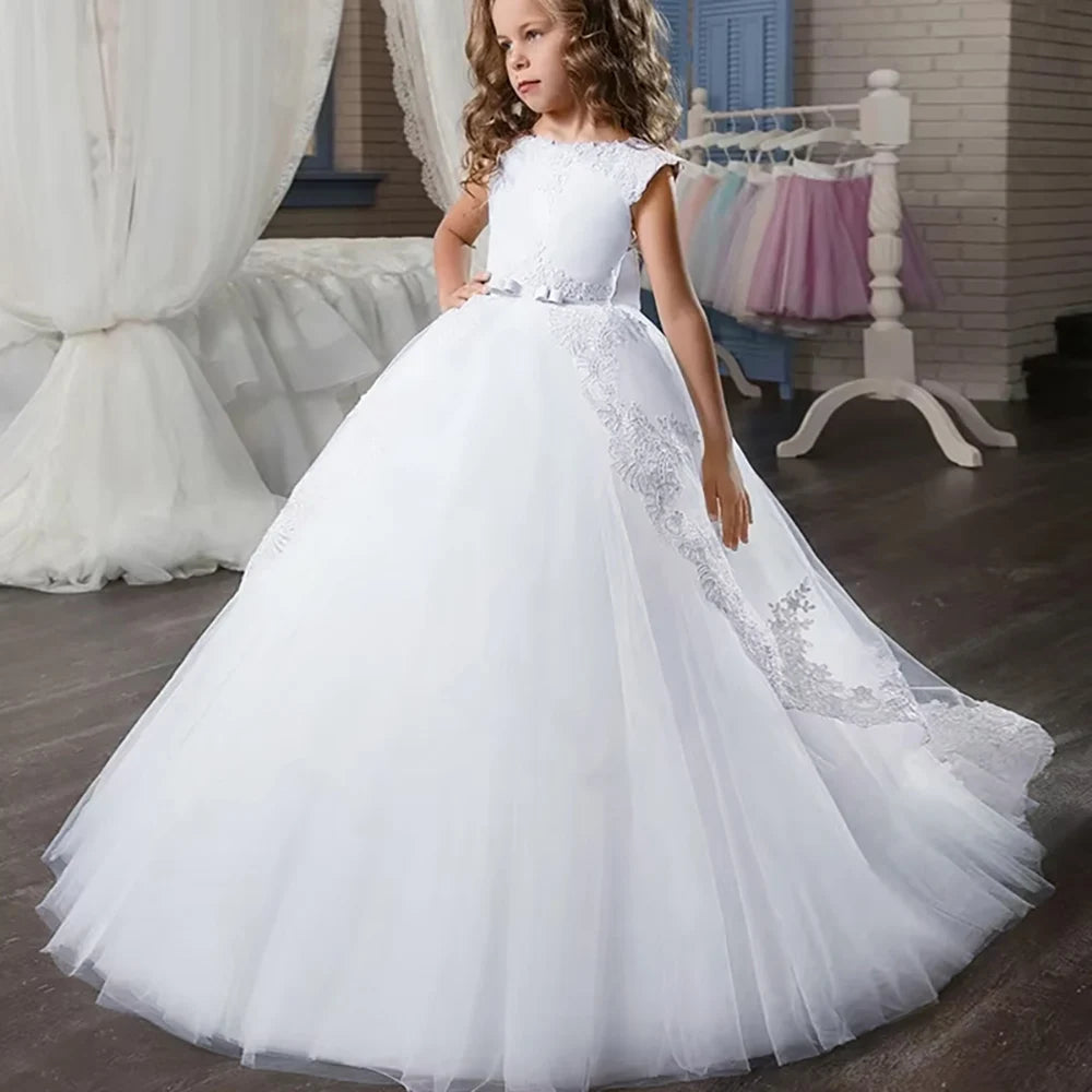 Robe longue fille en blanc en dentelle – CLEVI Paris