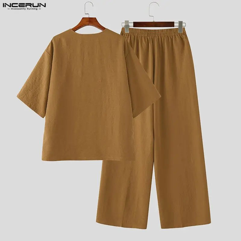 Ensemble 2 Pièces Homme T-shirt Col V Manches Courtes + Pantalon INCERUN Streetwear Oversize – 3 Coloris, S à 5XL – CLEVI Paris