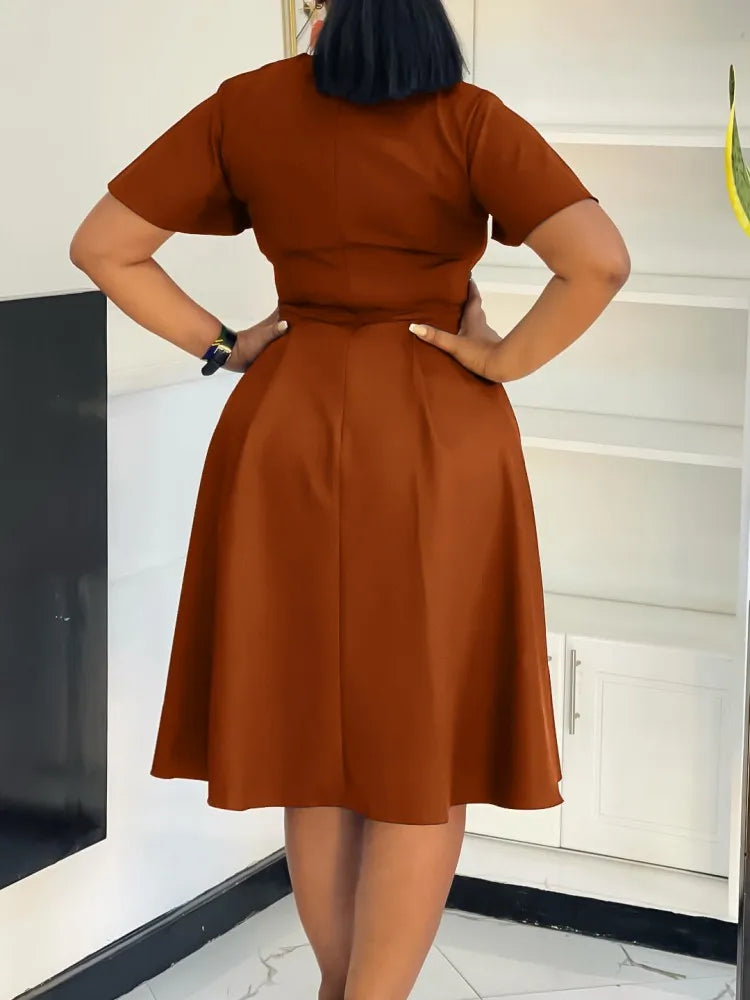 Robe Femme Grande Taille Col V Manches Courtes Mi-Mollet Élégante – CLEVI Paris