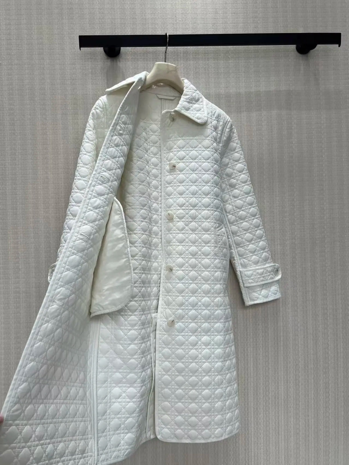 Veste longue matelassée femme à ceinture – CLEVI Paris