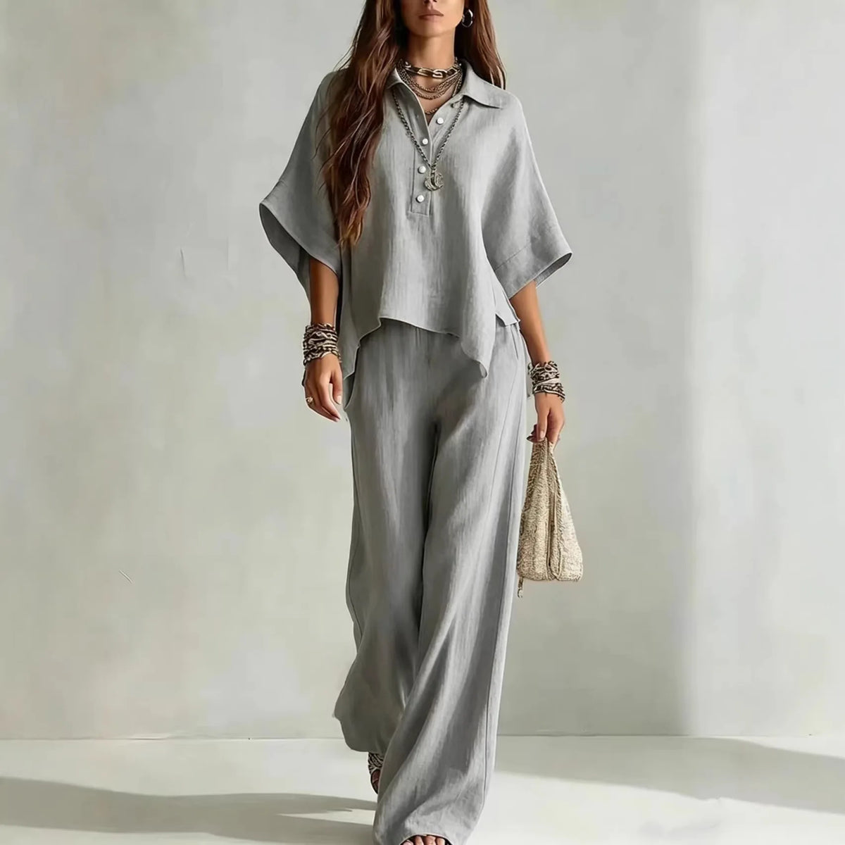 Ensemble femme haut col V et pantalon large – CLEVI Paris