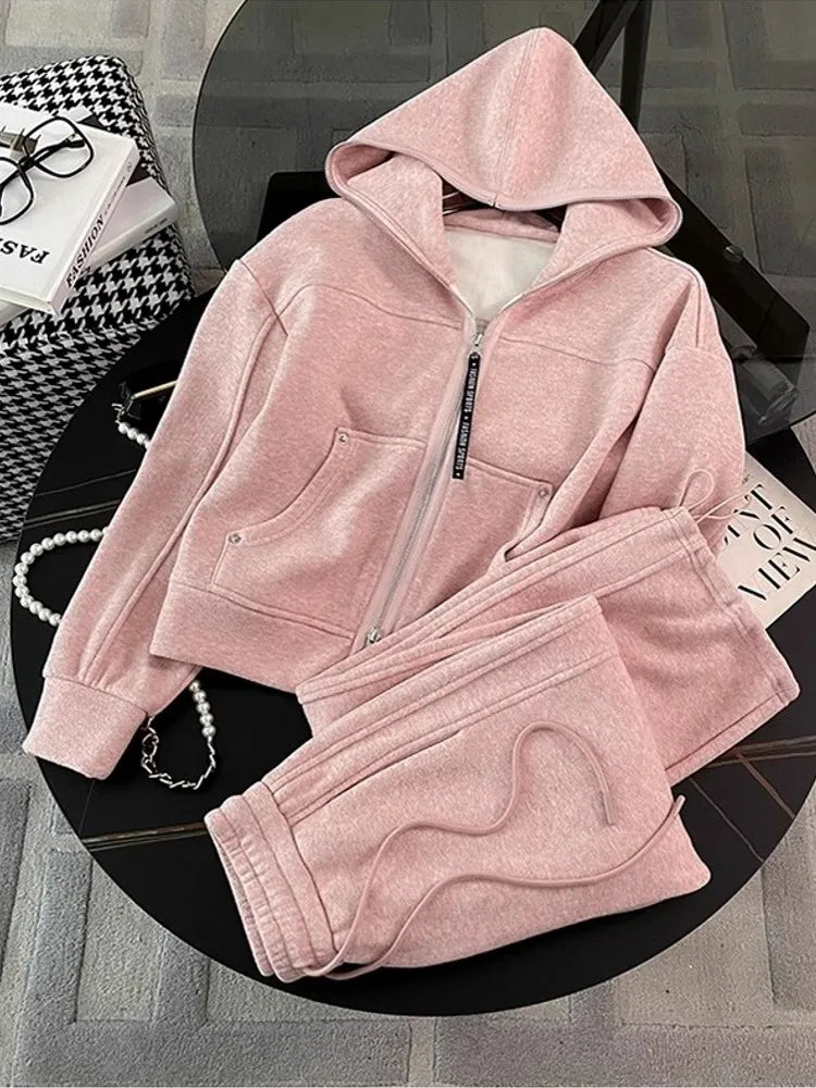 Ensemble Sport Femme 2 Pièces Sweat Capuche Zippé + Jogging Fleece Winkeep – Rose, Beige, Gris – CLEVI Paris