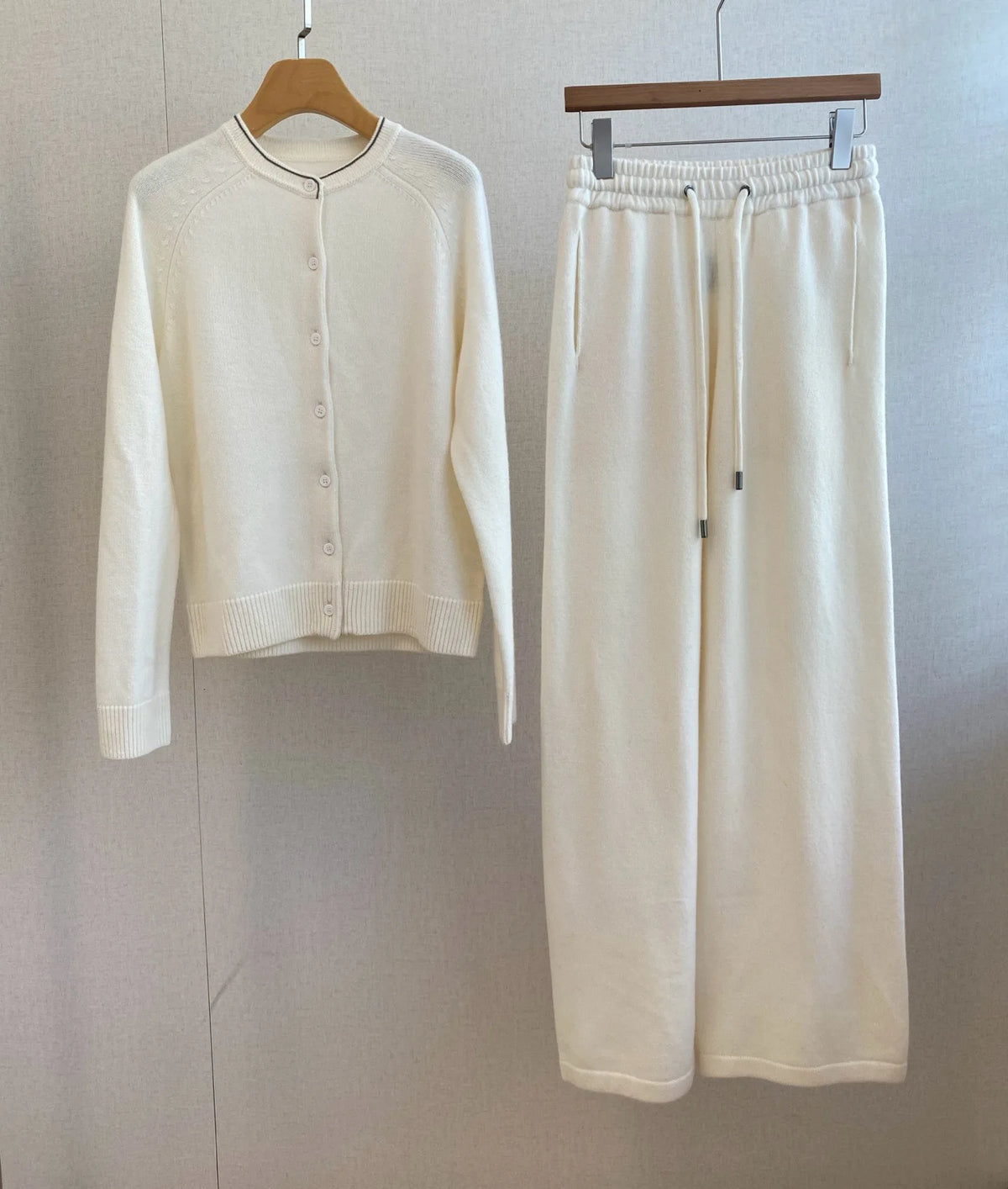 Ensemble cachemire femme, cardigan et pantalon – CLEVI Paris