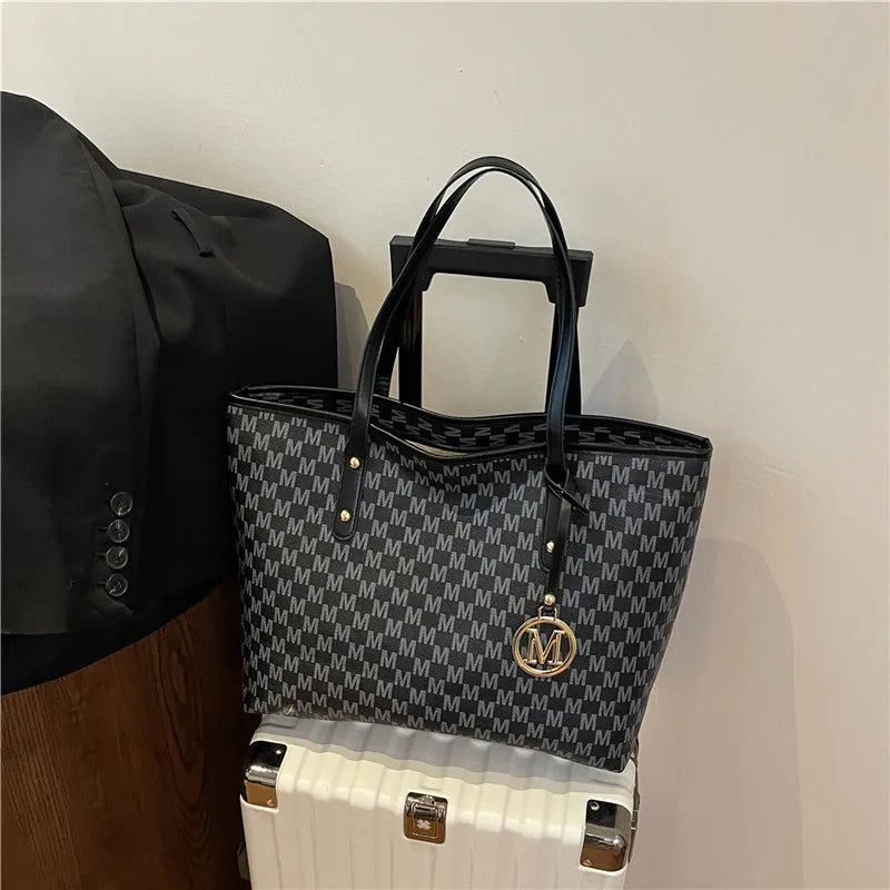 Sac épaule femme avec poche à rabat – CLEVI Paris