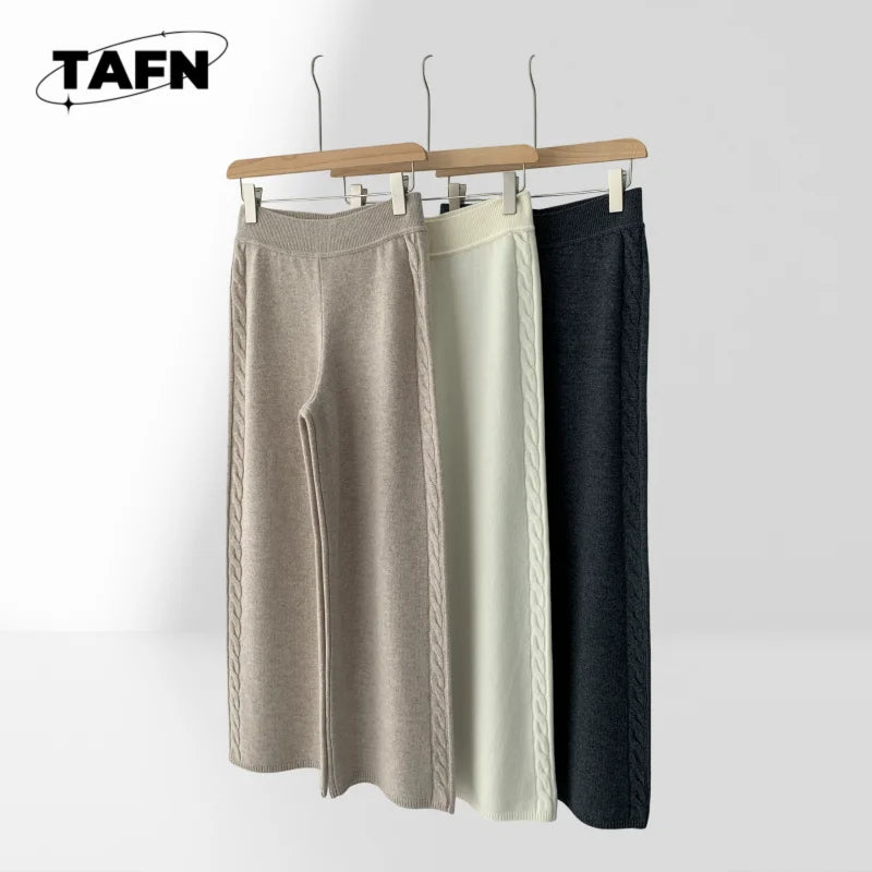 Ensemble 2 Pièces Femme TAFN – Haut Col Rond Manches Longues + Pantalon Large Mi-Mollet Carreaux – Coton/Soie – S à L – CLEVI Paris