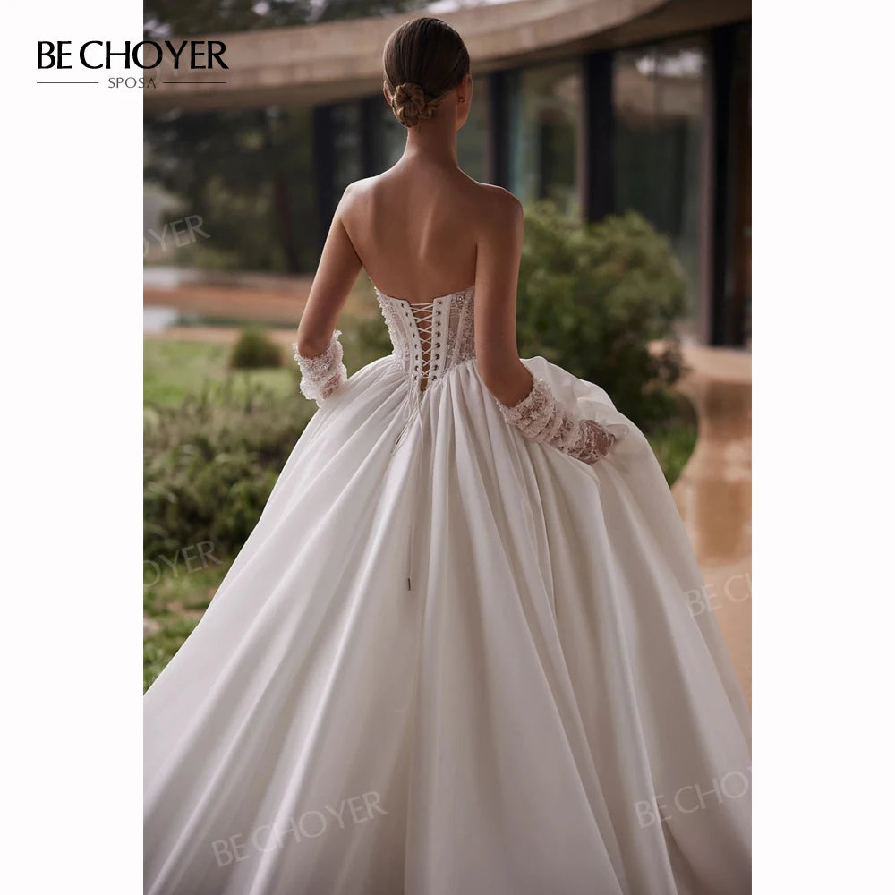 Robe de mariée ligne A sans manches en satin – CLEVI Paris
