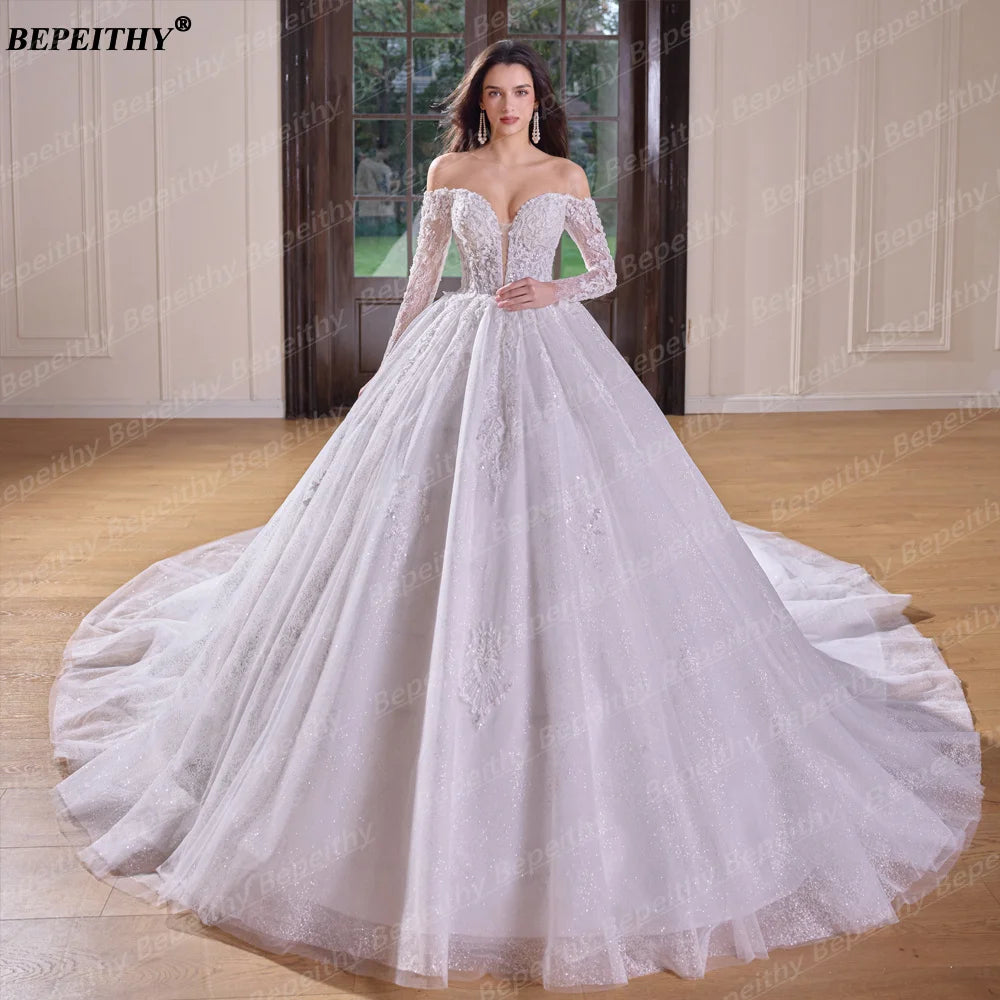 Robe de mariée épaules dénudées – CLEVI Paris