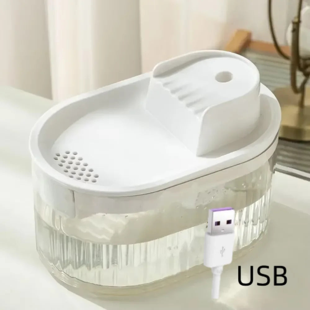 Distributeur d’eau pour chat blanc ou gris – CLEVI Paris
