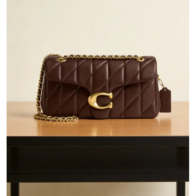 Sac femme matelassé à rabat et chaîne – CLEVI Paris