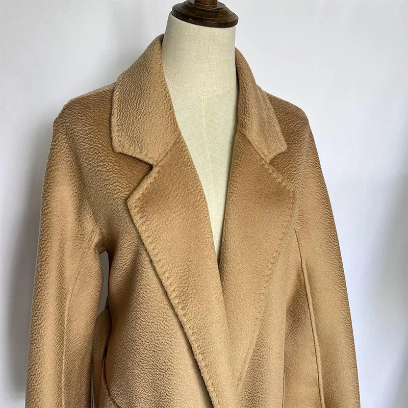 Manteau long femme en laine à revers – CLEVI Paris